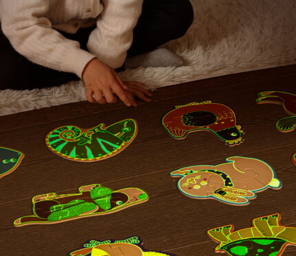 PUZZLE GEANTA CADOU 89 PIESE EFECT LUMINOS DINOZAURI 4+ DELI